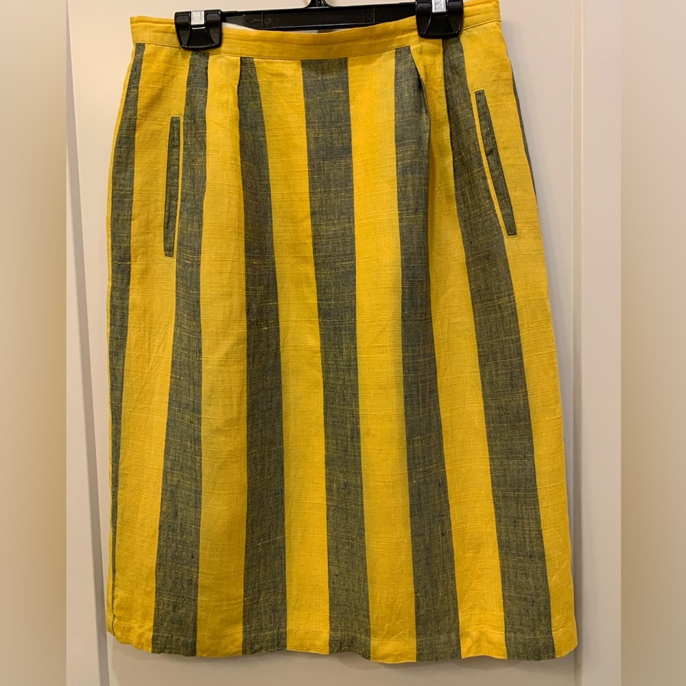 It’s a New Vision Linen Yellow and Navy Striped Pencil Skirt. Sz M.